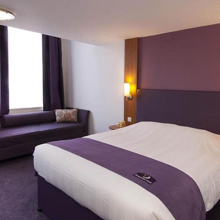 Premier Inn London Ealing Μπρέντφορντ Εξωτερικό φωτογραφία
