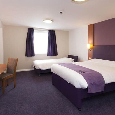 Premier Inn London Ealing Μπρέντφορντ Εξωτερικό φωτογραφία