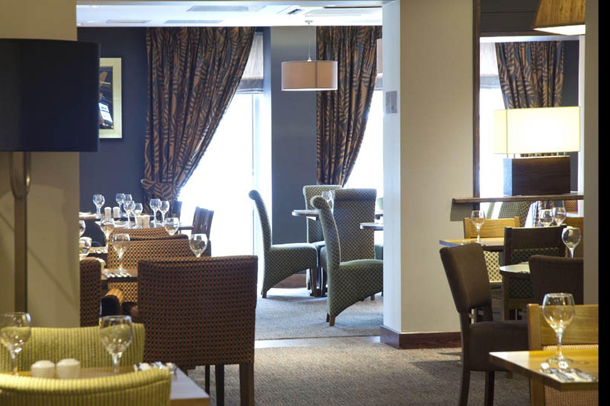 Premier Inn London Ealing Μπρέντφορντ Εξωτερικό φωτογραφία