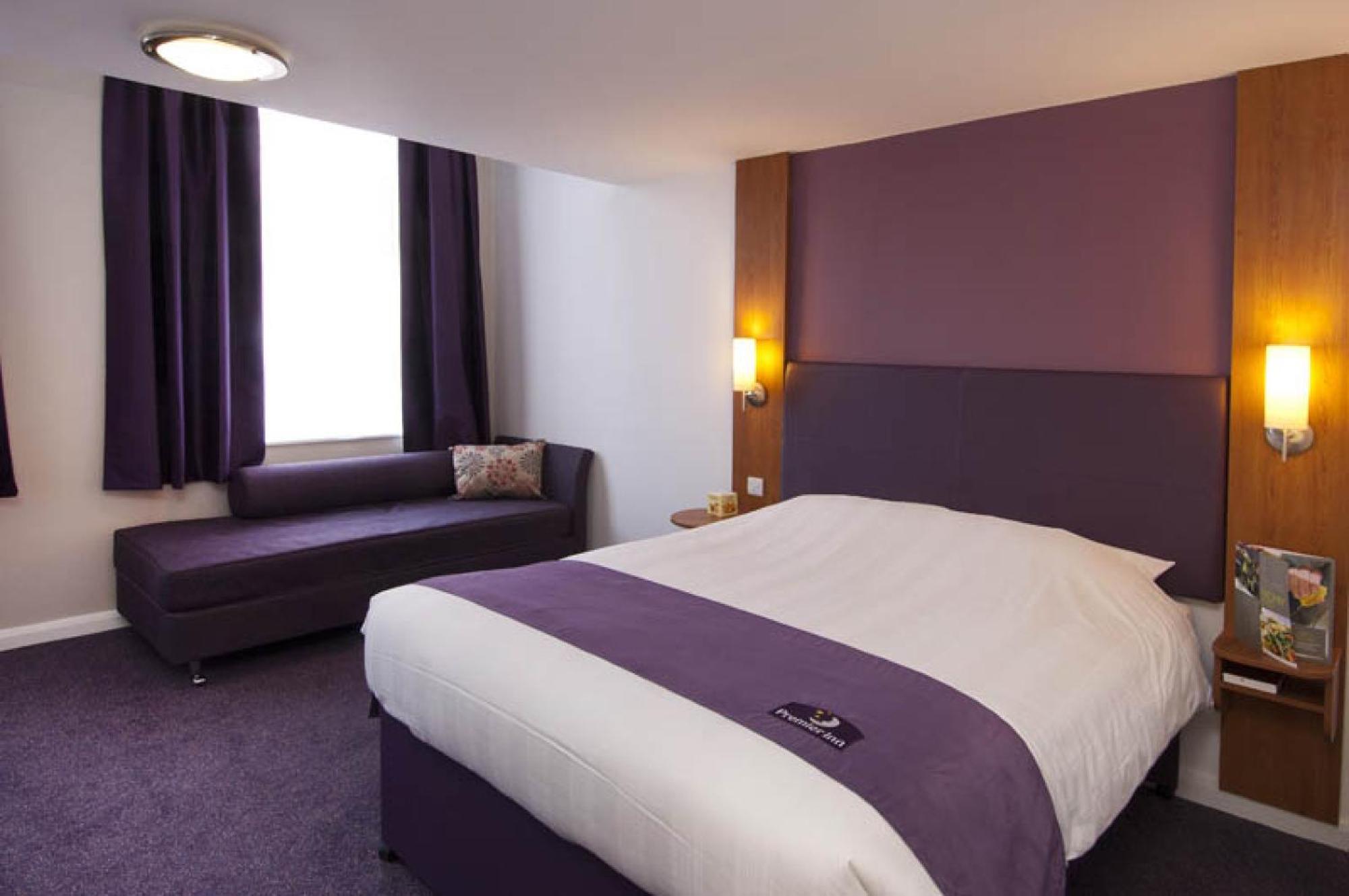 Premier Inn London Ealing Μπρέντφορντ Εξωτερικό φωτογραφία
