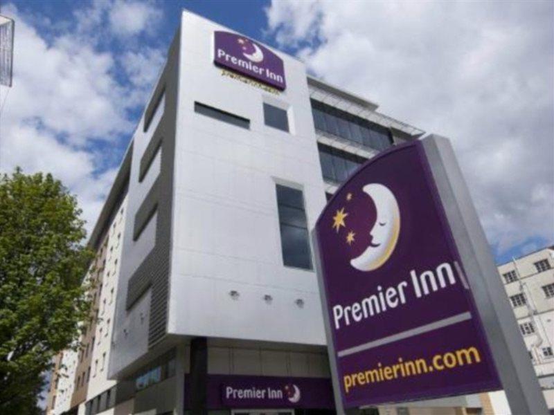 Premier Inn London Ealing Μπρέντφορντ Εξωτερικό φωτογραφία