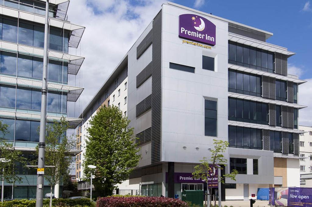 Premier Inn London Ealing Μπρέντφορντ Εξωτερικό φωτογραφία