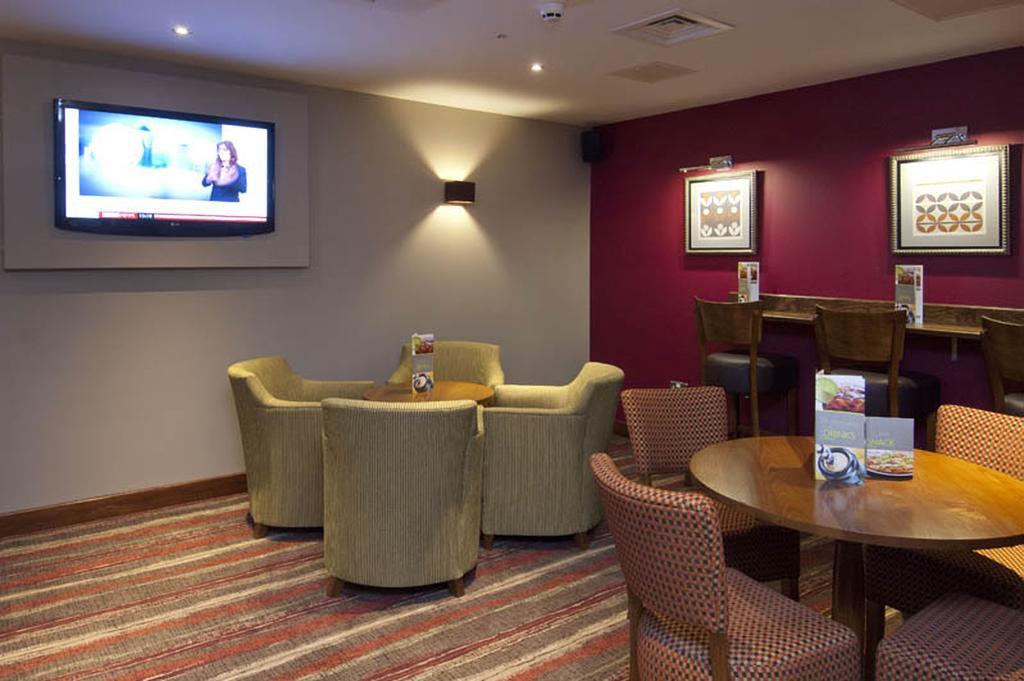 Premier Inn London Ealing Μπρέντφορντ Εξωτερικό φωτογραφία