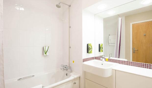 Premier Inn London Ealing Μπρέντφορντ Εξωτερικό φωτογραφία